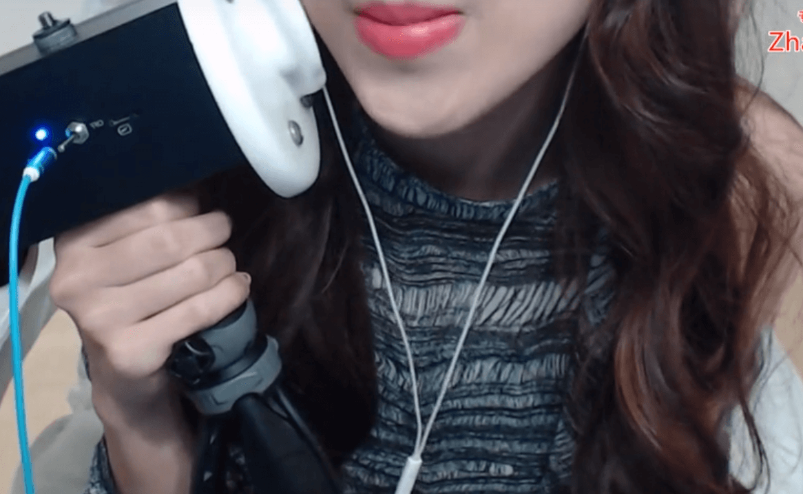 ASMR舔耳 丸子君办卡礼包