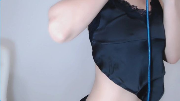 菇菇ASMR在线播放:懒姑娘飞机礼包2沉浸式助眠体验
