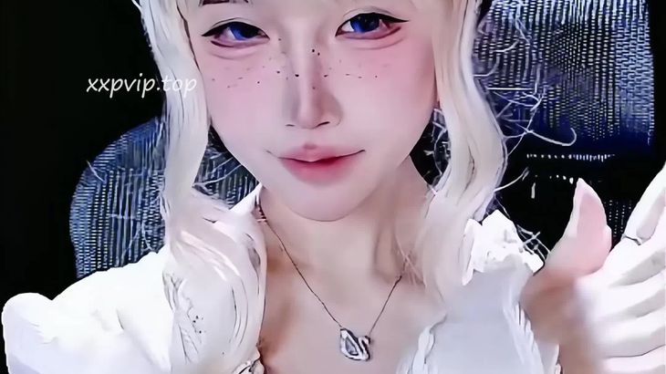 Aki秋水ASMR孔雀鱼采耳视觉触发哄睡视频在线播放