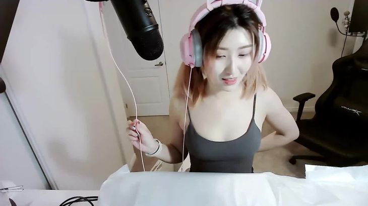 讲究哥ASMR开箱视频在线播放:PS5沉浸式视听体验