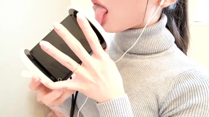 Uuchan ASMR日系视觉向舔耳视频在线播放,沉浸式半露脸耳语放松体验