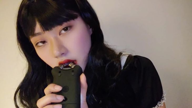 류최희 ASMR视频在线播放:韩国小姐姐手持麦口腔音助眠全集