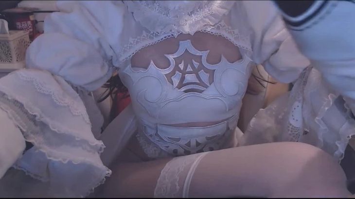 Aki秋水ASMR视频在线播放:花嫁丝袜助眠体验与舔耳音效