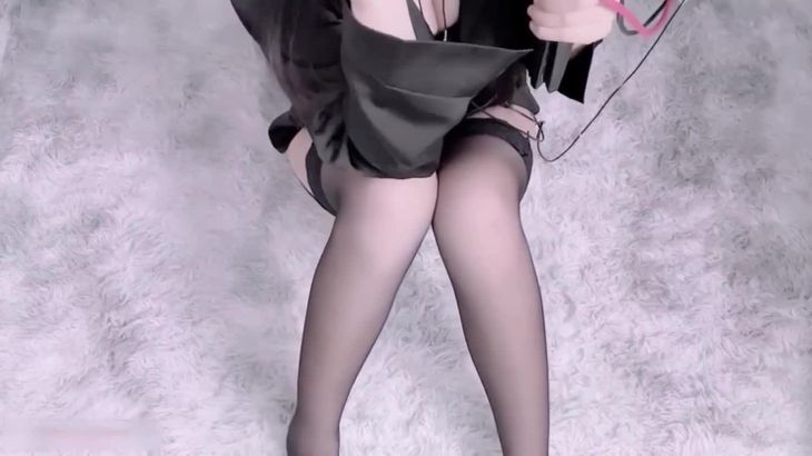 斗鱼晚婉吥想睡ASMR视频在线播放:吊带丝袜吃冰棒声音疗愈