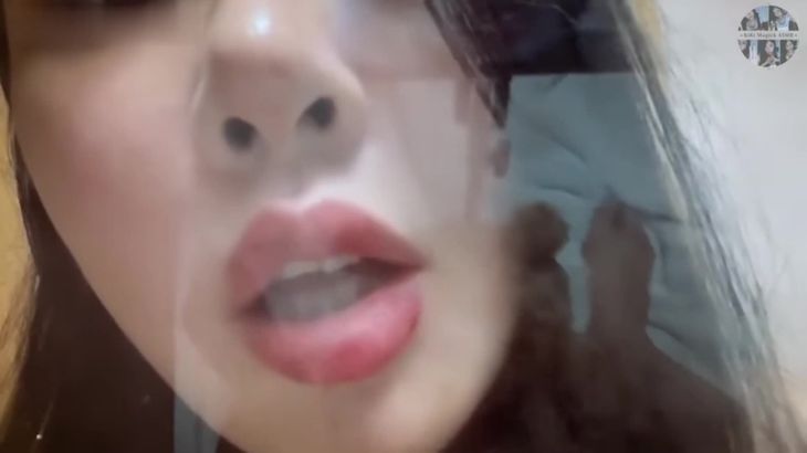 kiki瓜ASMR视频在线播放:玻璃法式接吻与沉浸式触发音体验