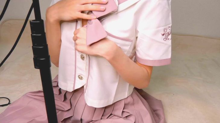 ASMR利香在线视频:桃色セーラー服耳舐め触发舒缓解压,高清耳语助眠播放