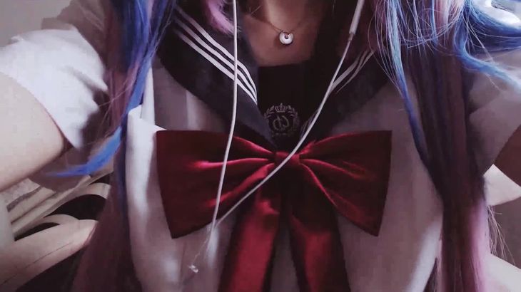 Aki秋水ASMR视频在线播放:3D耳语、JK制服女友沉浸式体验