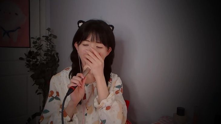 芝麻对辣ASMR视频在线播放:轻柔耳语与创意触发音的沉浸式助眠体验