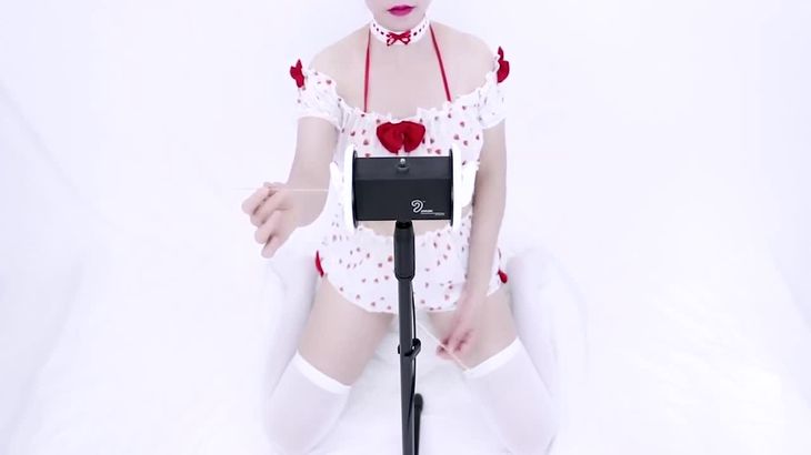 咪咪ASMR在线播放:轻柔化妆角色扮演助眠视频
