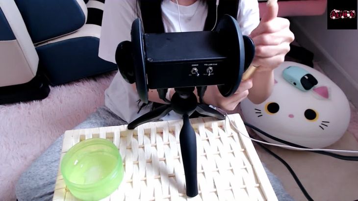 Aki秋水ASMR芦荟胶SPA视频在线播放:足控福利与居家放松体验