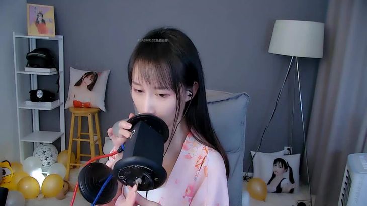 阿稀稀大魔王ASMR视频在线播放:浴衣口腔音与掏耳朵助眠体验