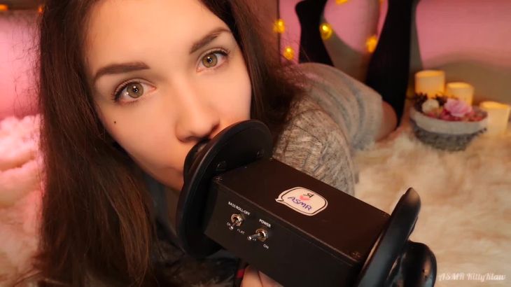 KittyKlaw ASMR在线播放:沙发舔耳与口腔音触发音助眠视频