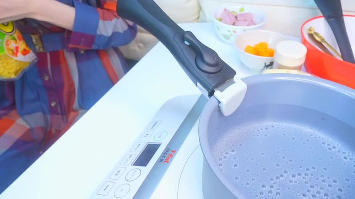 利香ASMR在线播放:沉浸式料理ASMR视频,舒缓身心与听觉盛宴