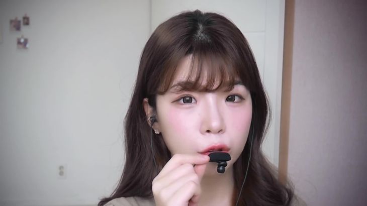 Yoonying耳语助眠视频在线播放:双耳3D麦克风沉浸式颅内按摩