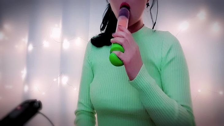 阿玉ASMR冰棒舔食音在线播放 | 韩系助眠咀嚼音视频