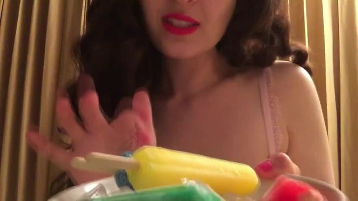 红唇阿姨ASMR在线播放:3Dio舔耳亲吻助眠视频(Popsicle-Teaser)